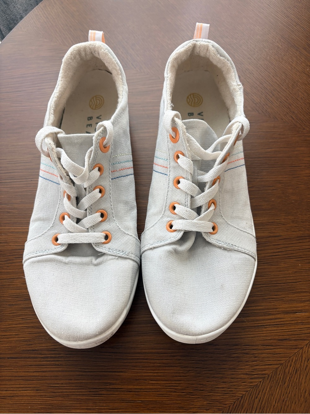 Vionic Beach Light Gray Canvas Lace-Up Sneakers